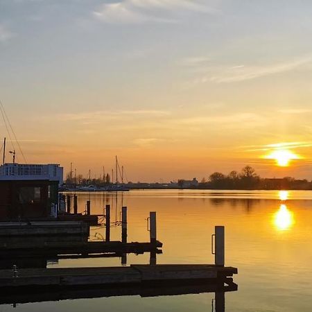 Hausboot Wilhelmshaven - Traum Unterkunft An Der Jade Exterior photo